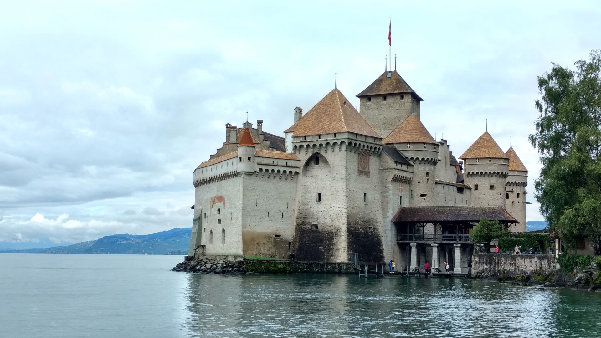 Exploring Château de Chillon